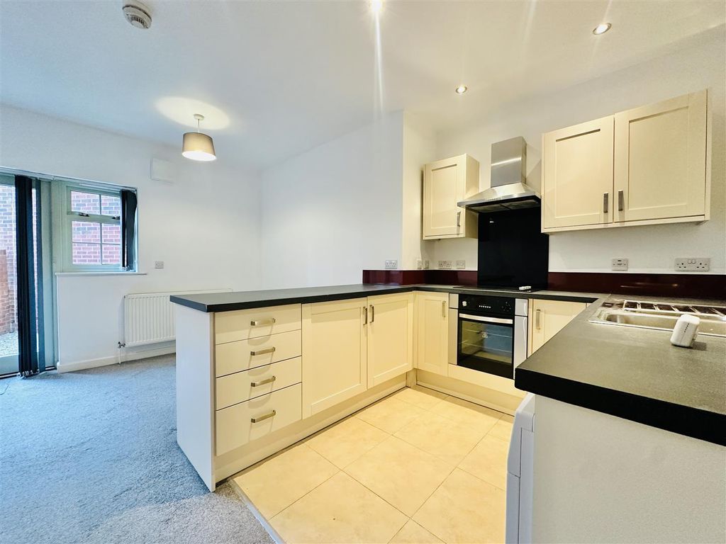 Property photo 2 of 12 Lounge & Kitchen