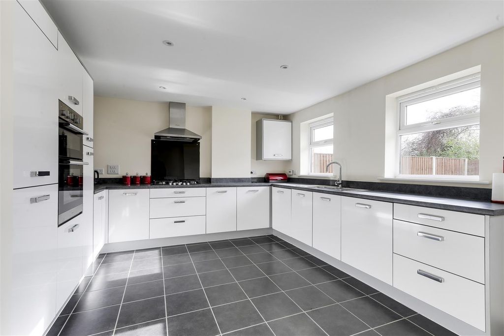 Property photo 2 of 29 3365.Jpg