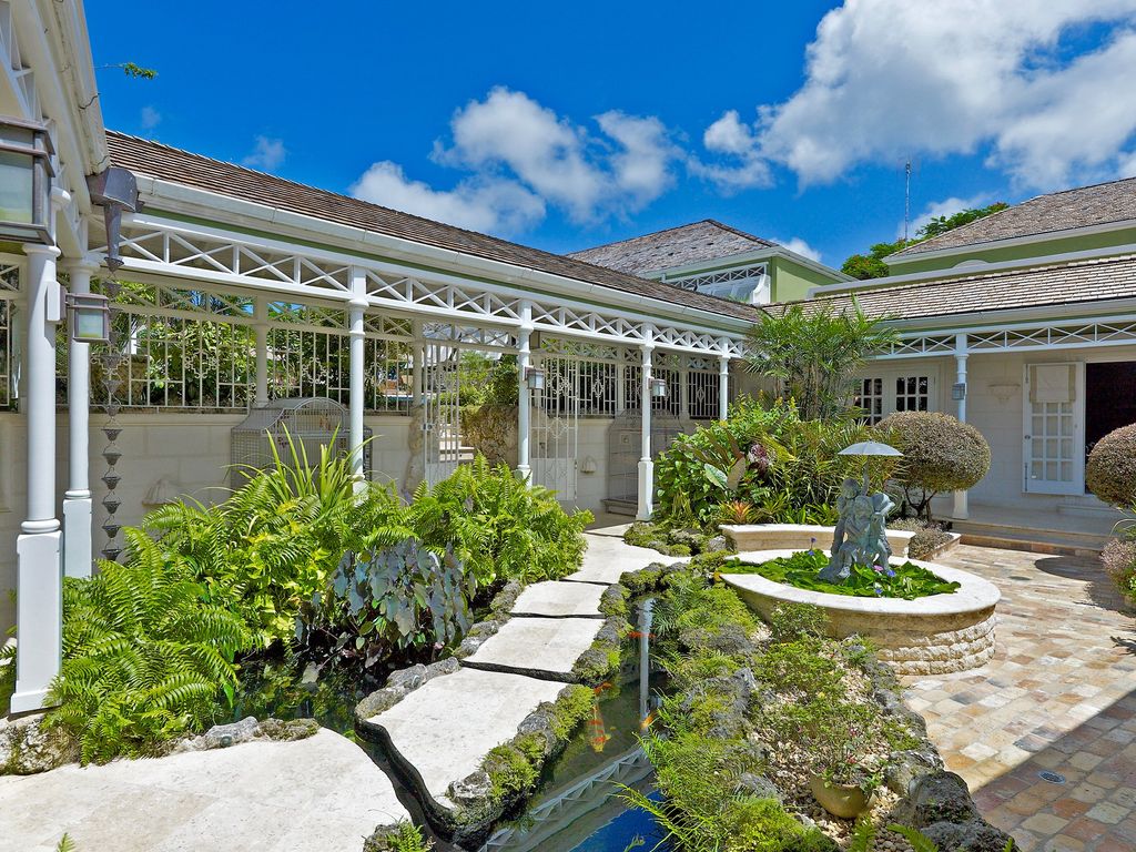 Property photo 2 of 34