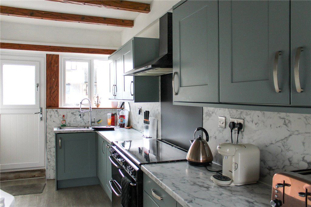 Property photo 2 of 20 Kitchen