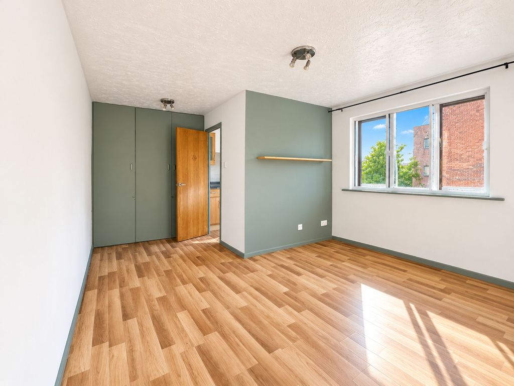 Property photo 2 of 5