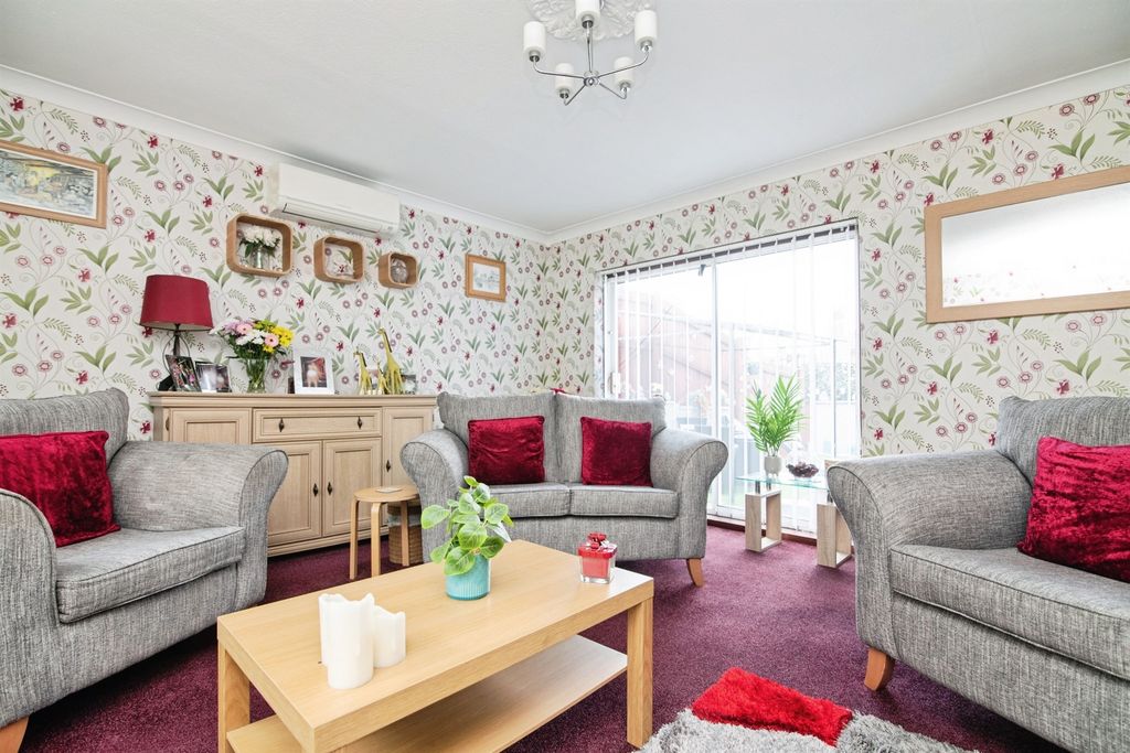 Property photo 3 of 17