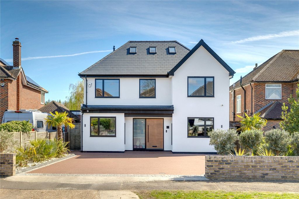 Property photo 1 of 35 Picture No. 04