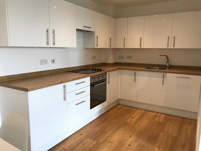 Property photo 3 of 8 Kitchen