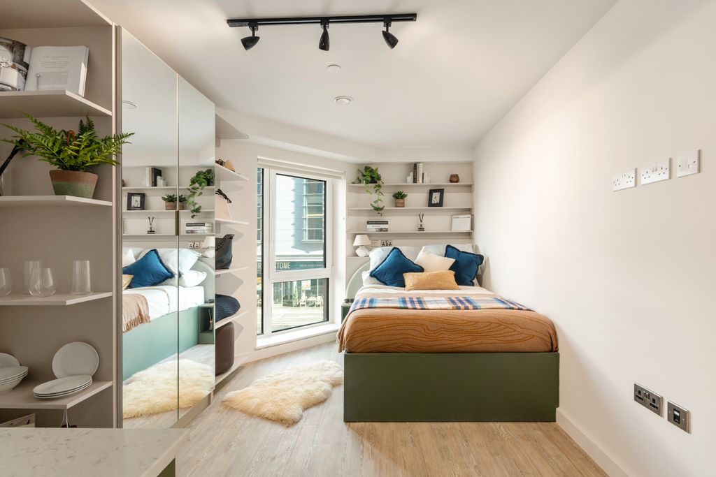 Property photo 1 of 12