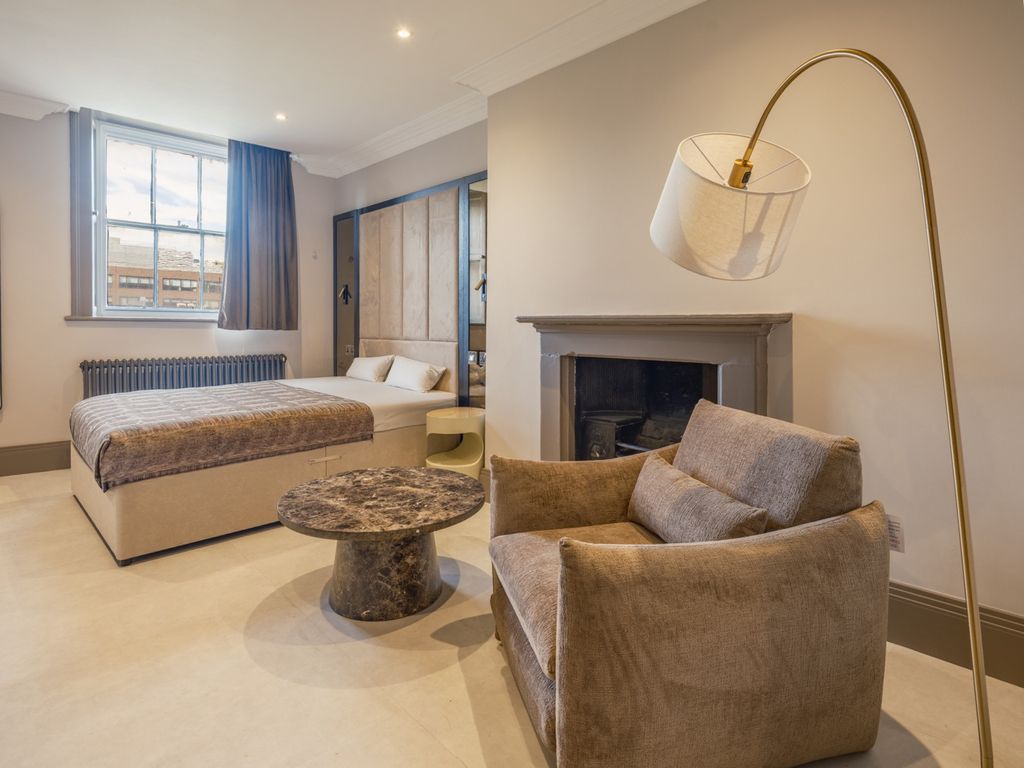 Property photo 1 of 12 5676730