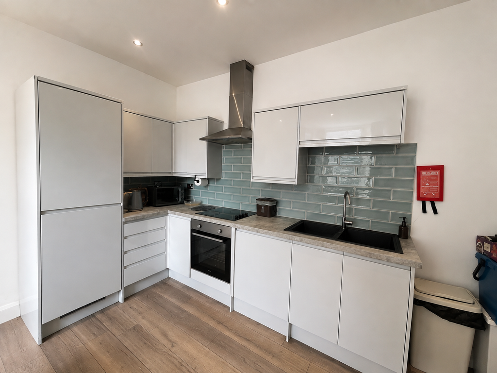 Property photo 2 of 6 Kitchen