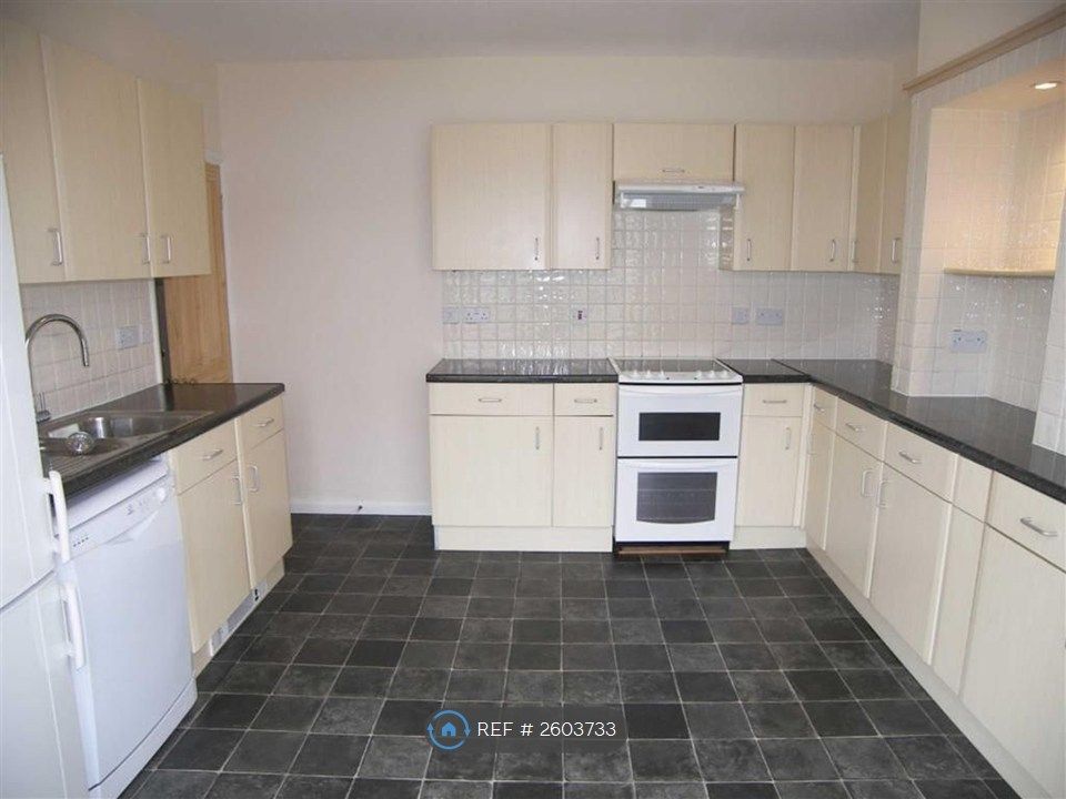 Property photo 2 of 4 Kitchen