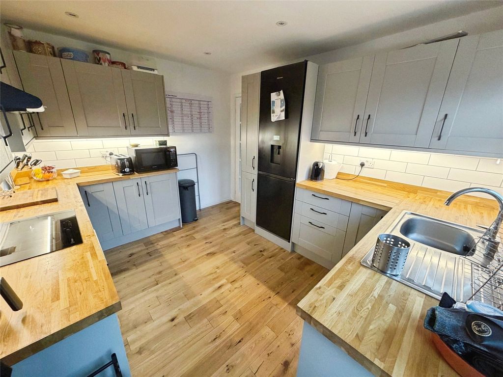 Property photo 2 of 13 Kitchen