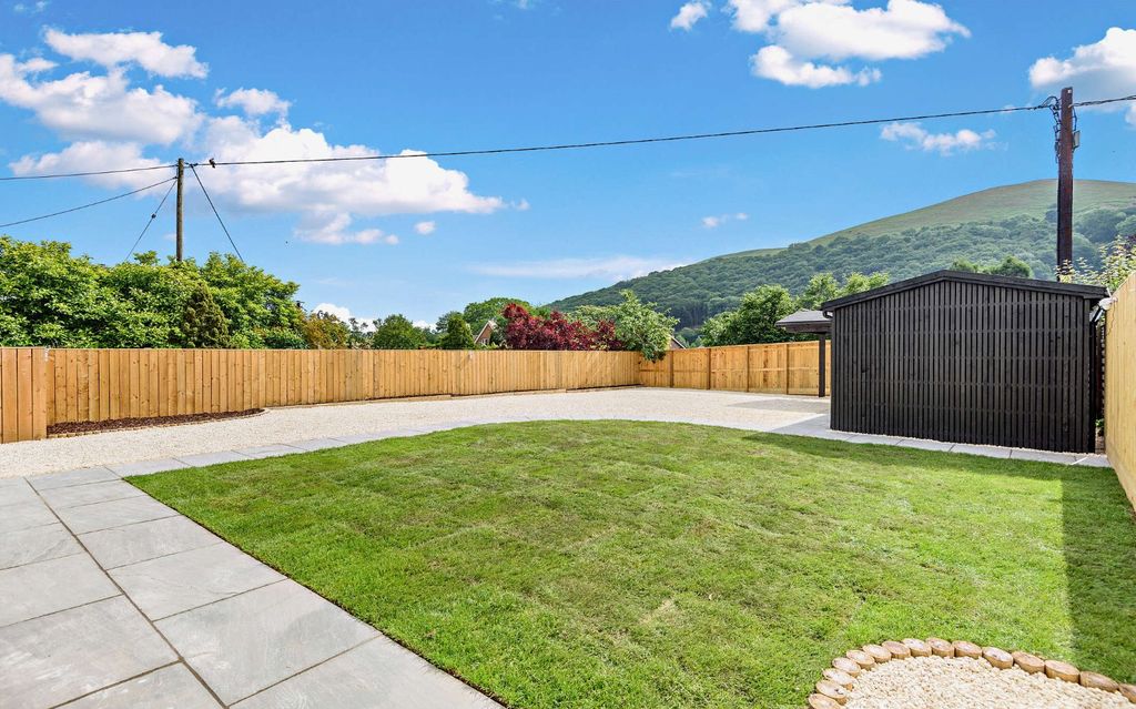 Property photo 2 of 24 Garden &amp; View