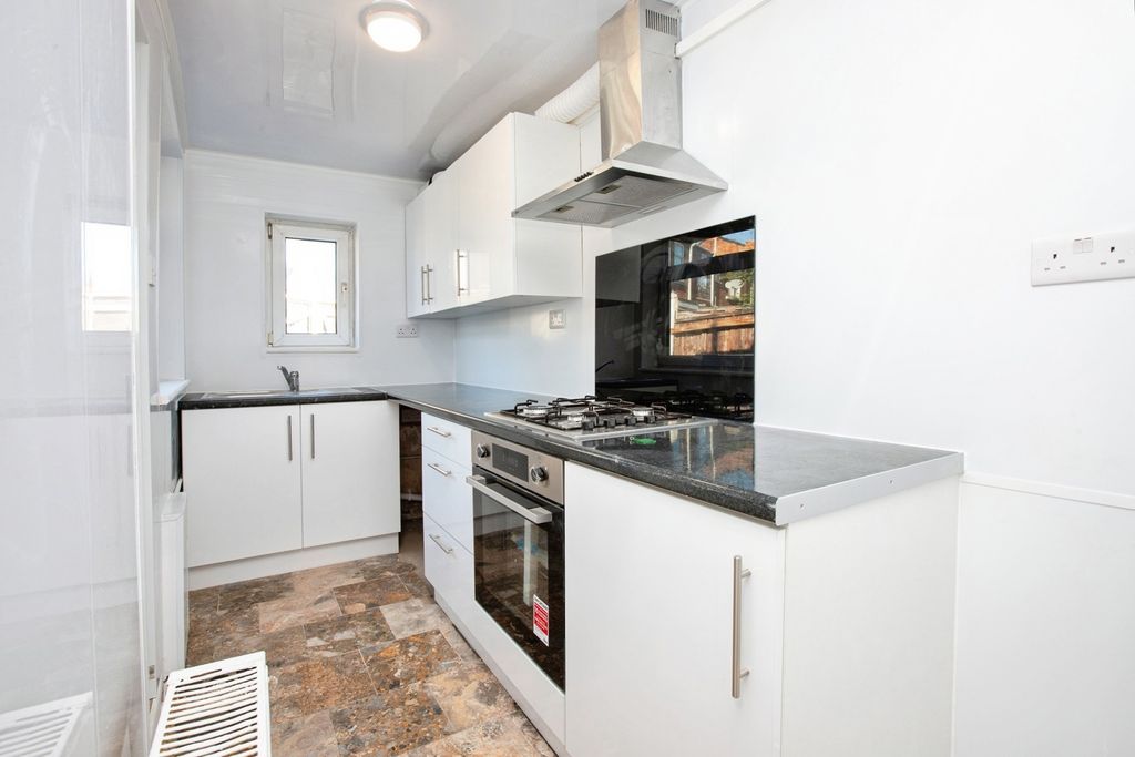 Property photo 2 of 16 Kitchen