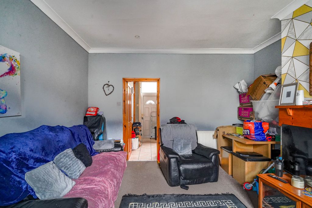 Property photo 2 of 25