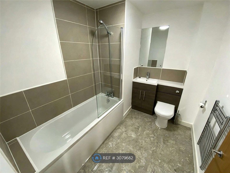 Property photo 3 of 8 Bathroom