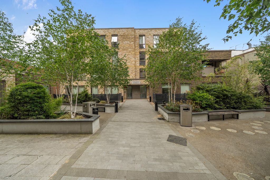 Property photo 1 of 10 5070361