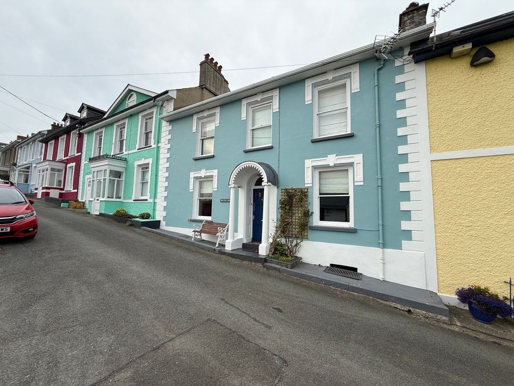 Property photo 1 of 52