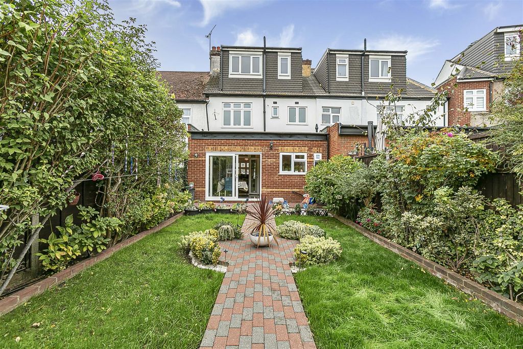 Property photo 2 of 33 30_65002.Jpg