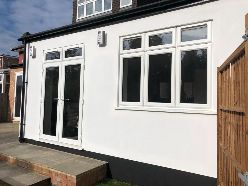 Property photo 3 of 6 30B Milford Gardens - 2.Jpg