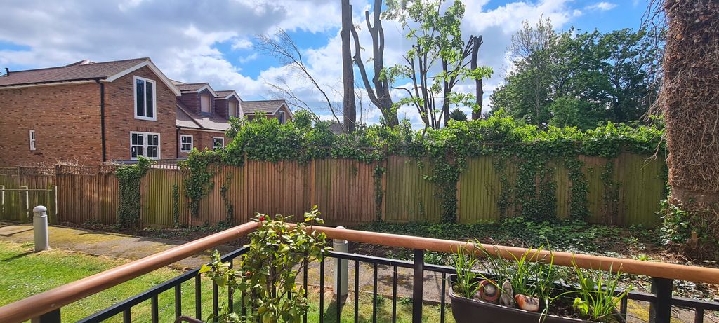 Property photo 1 of 17 2 Bedroom Ground Floor Flat Independant Living/ Care If Needed