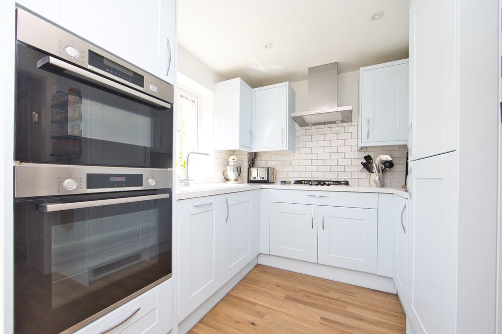 Property photo 3 of 15 Picture 3