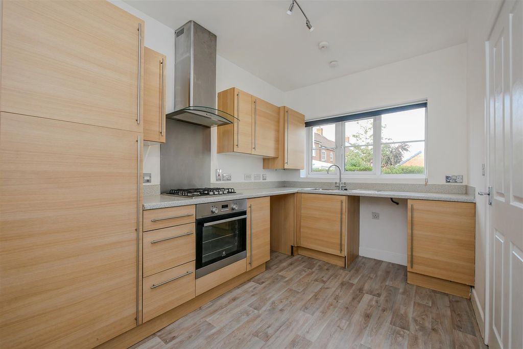 Property photo 3 of 14 Kitchen