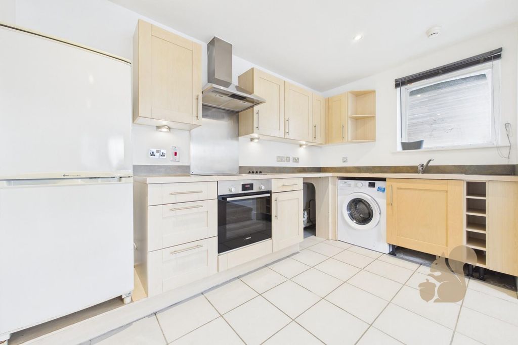 Property photo 3 of 6 Kitchen