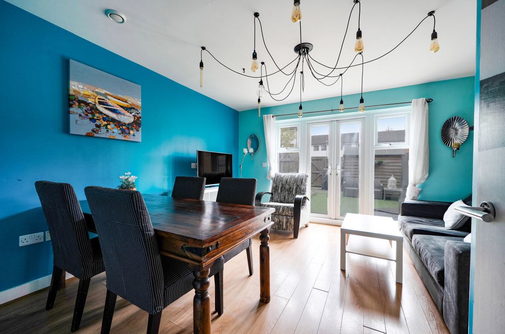 Property photo 2 of 19 1365880-14-68Ed22...