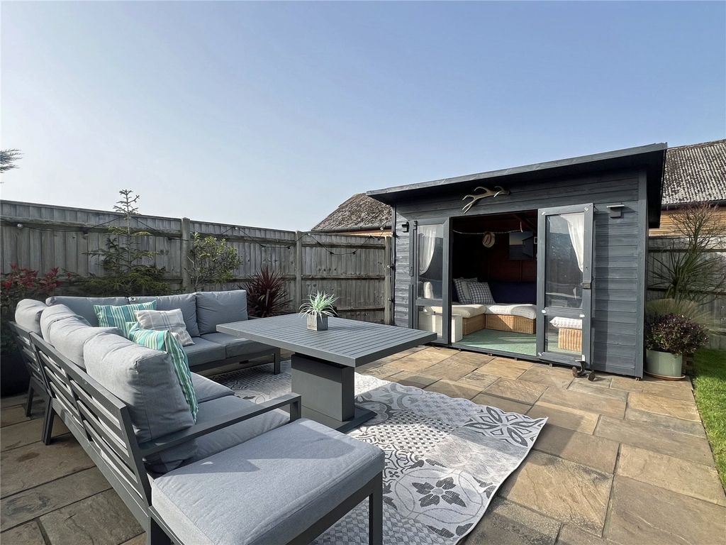 Property photo 3 of 19 Garden