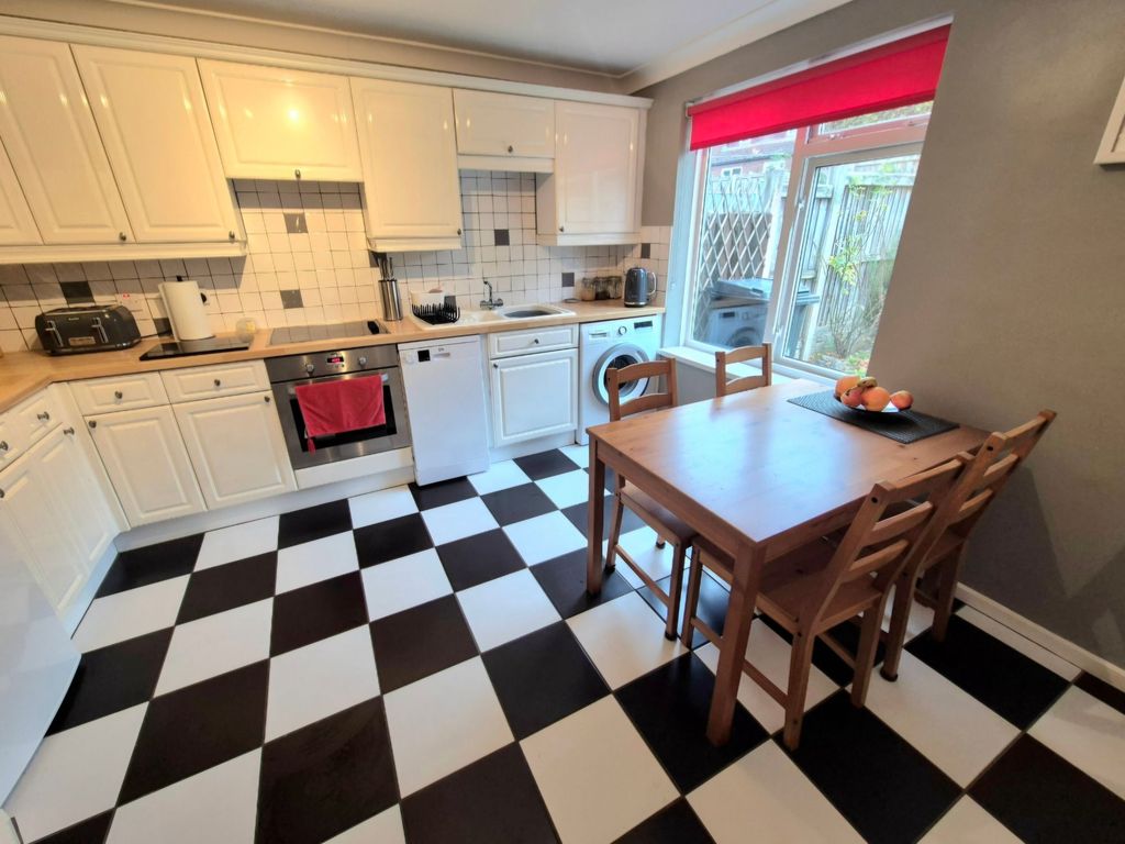 Property photo 3 of 12 Kitchen Diner