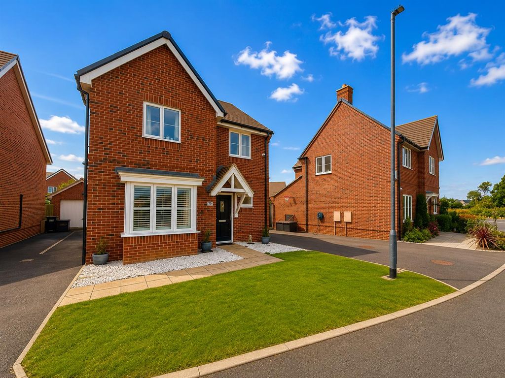 Property photo 1 of 18 26526182-95B4-4077-A714-243Ca0B180Fd.Png