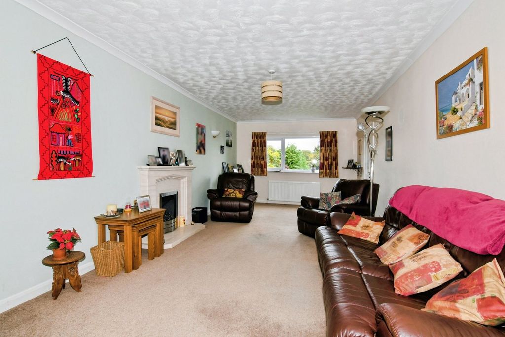 Property photo 3 of 20