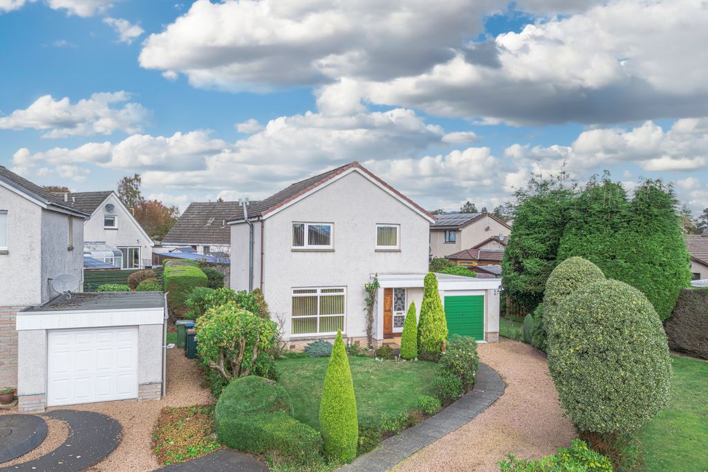 Property photo 2 of 35