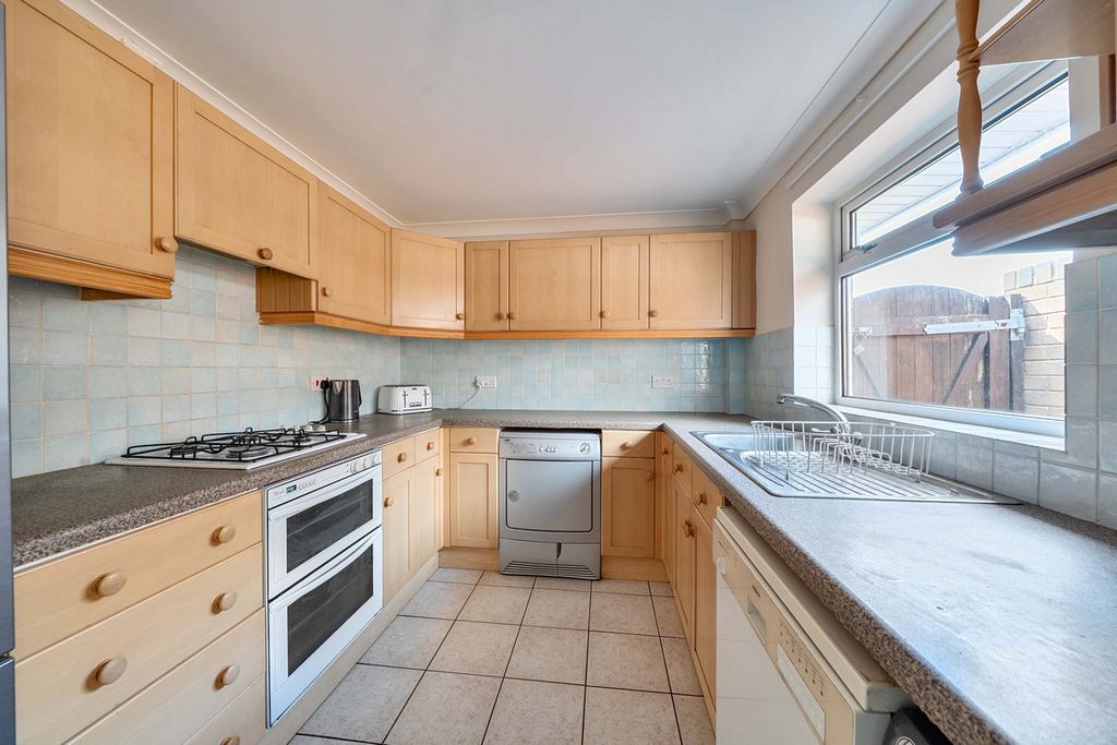 Property photo 2 of 20