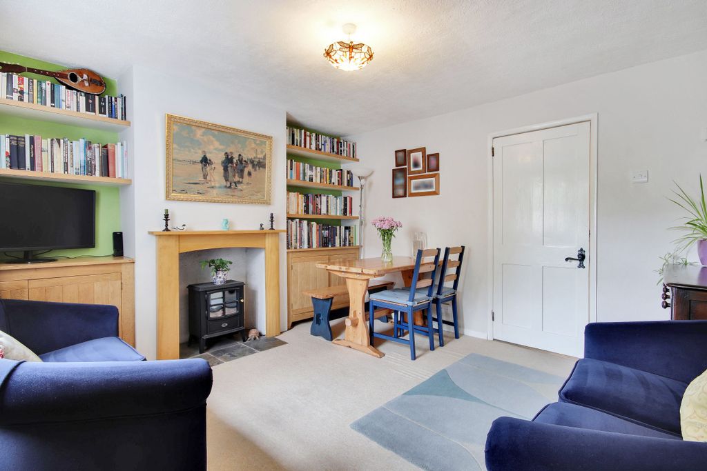 Property photo 3 of 12