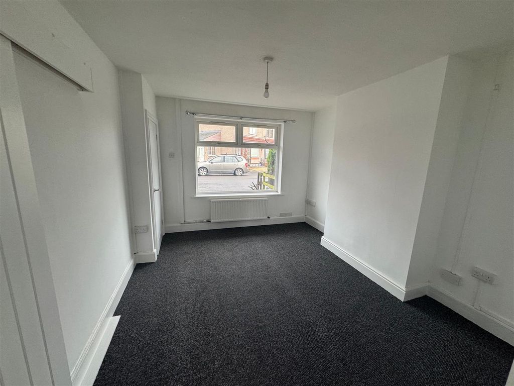 Property photo 2 of 11 Lounge 1.1.Jpg