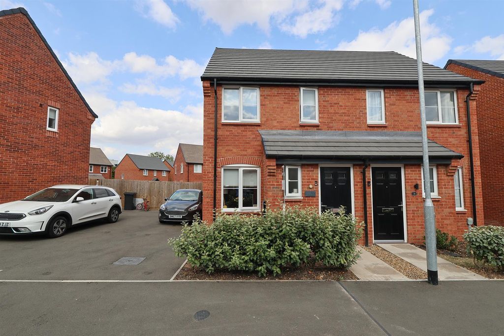 Property photo 1 of 15 Burgess Close Bb_14.Jpg