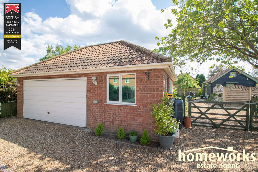Property photo 2 of 32
