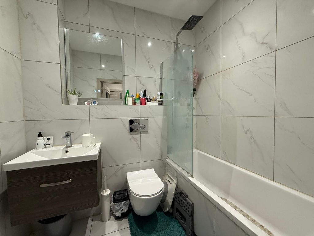 Property photo 2 of 5 Bathroom