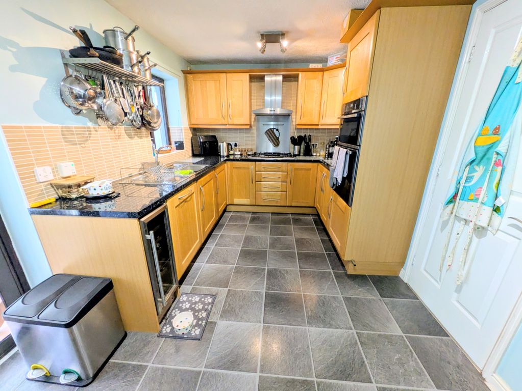 Property photo 3 of 22 1000025928