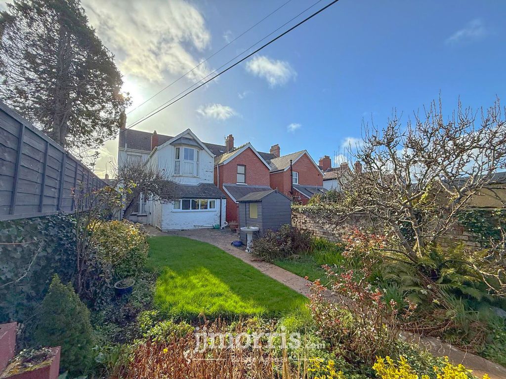 Property photo 2 of 41