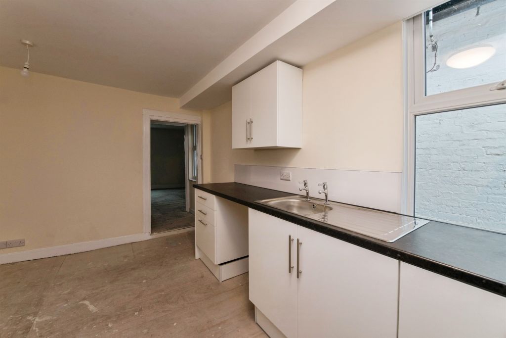 Property photo 3 of 13 Kitchen/Diner
