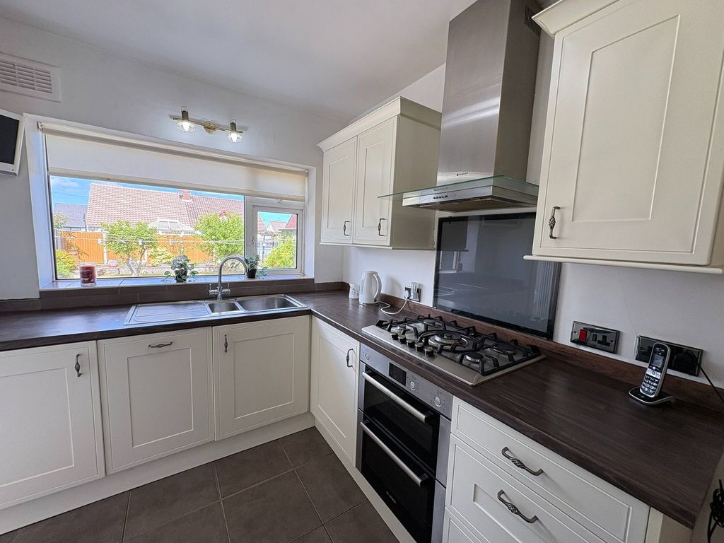 Property photo 3 of 33