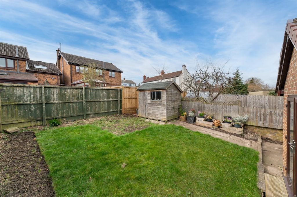 Property photo 3 of 23 Garden