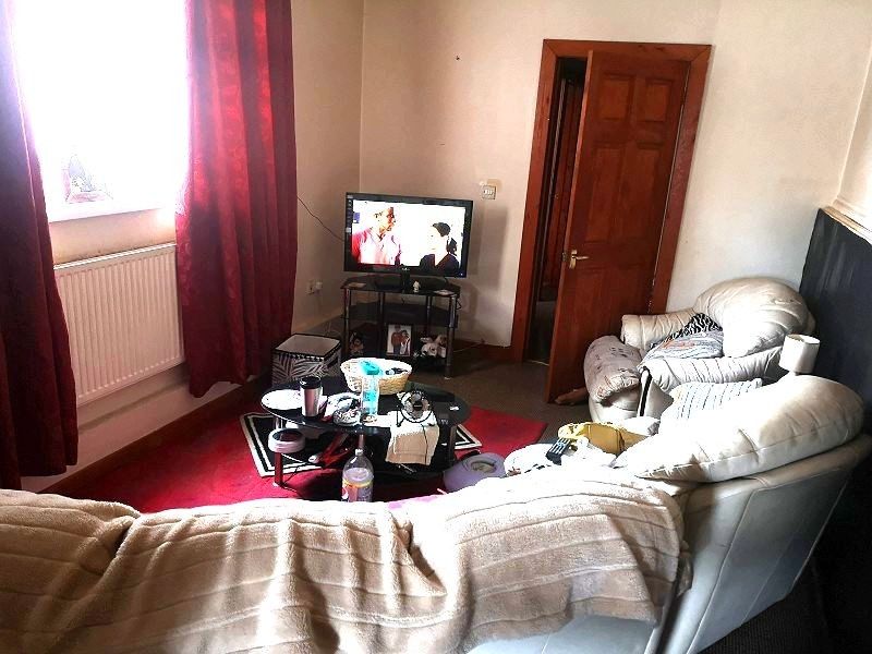 Property photo 3 of 11 ..