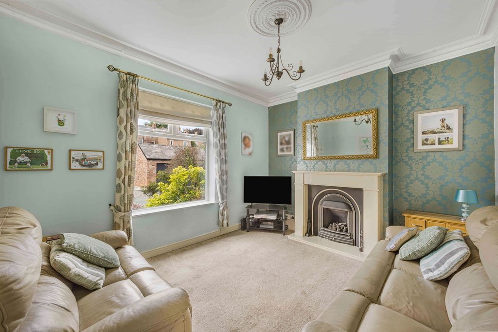 Property photo 2 of 12