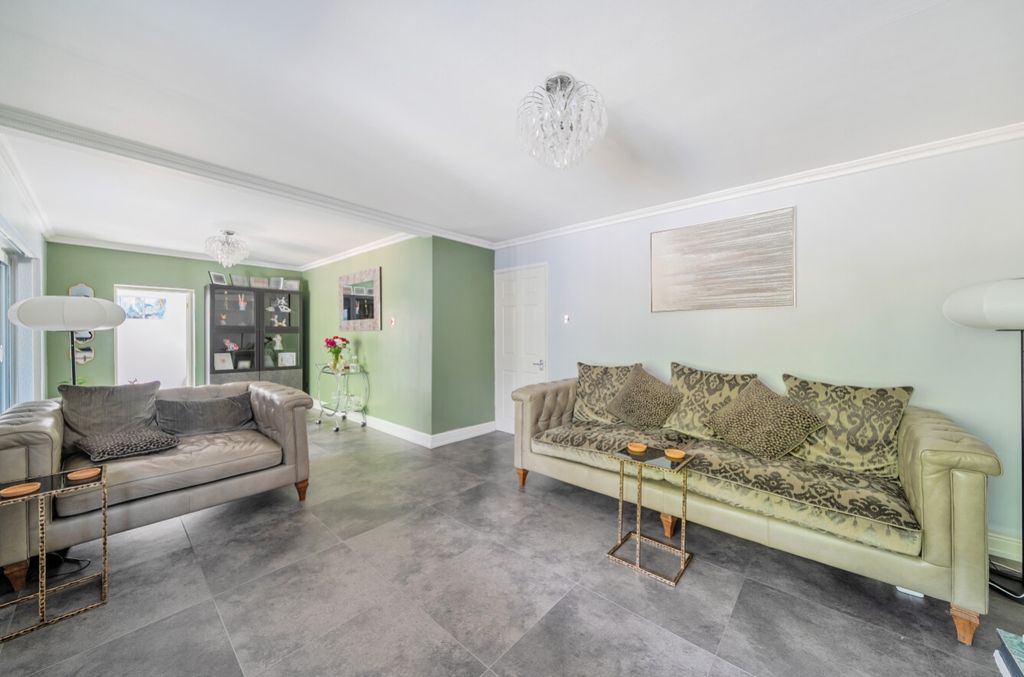 Property photo 2 of 22 1502296 (6)