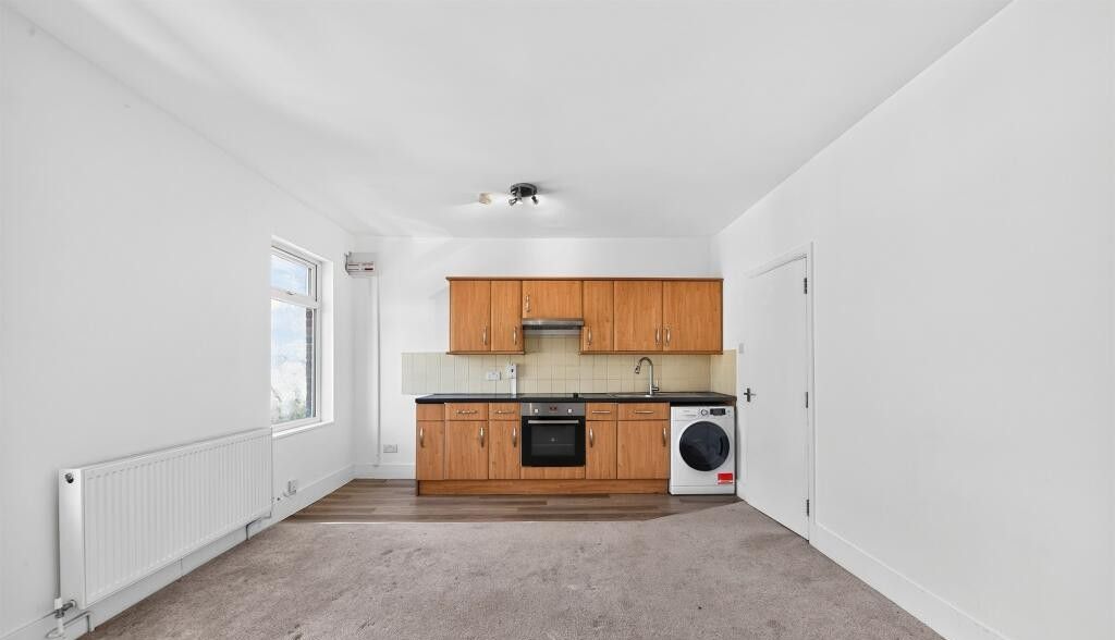 Property photo 3 of 12 Photo 10