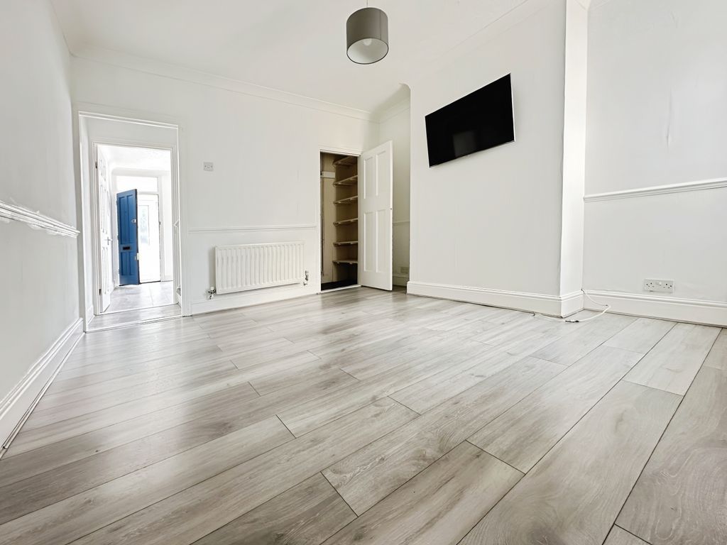 Property photo 2 of 20 Dining Room