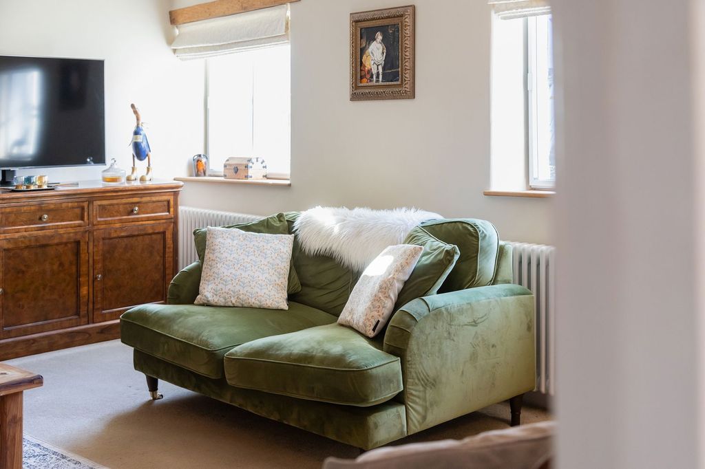 Property photo 2 of 18