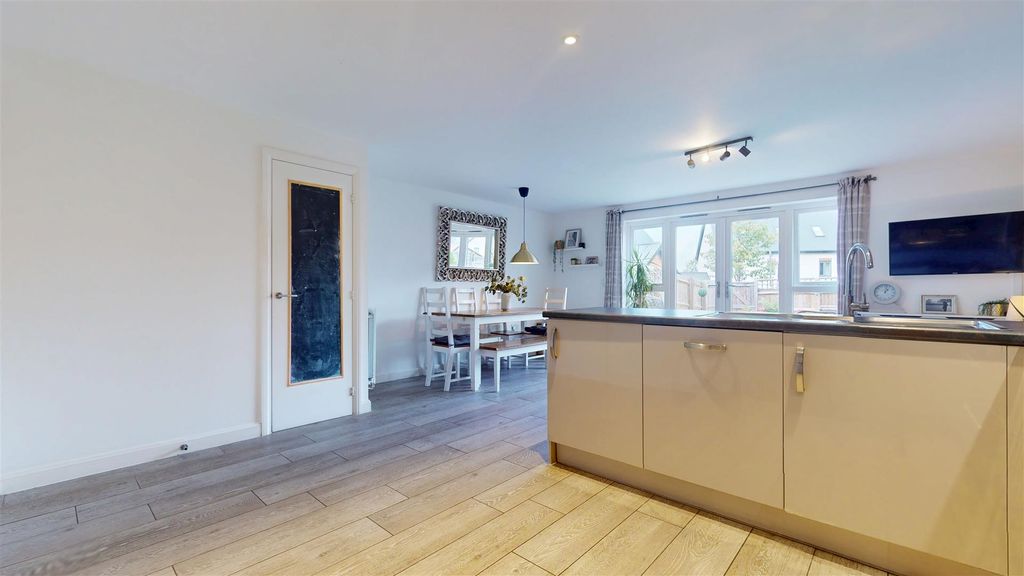 Property photo 3 of 22 10022025_215527.Jpg