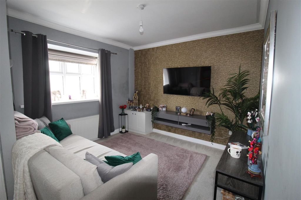 Property photo 3 of 11 Img_0676.Jpg